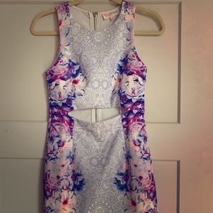 Floral cut our dress